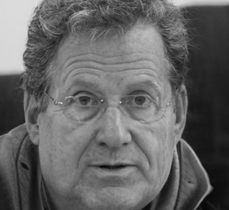 Retrato profesional de Tomás Ruiz